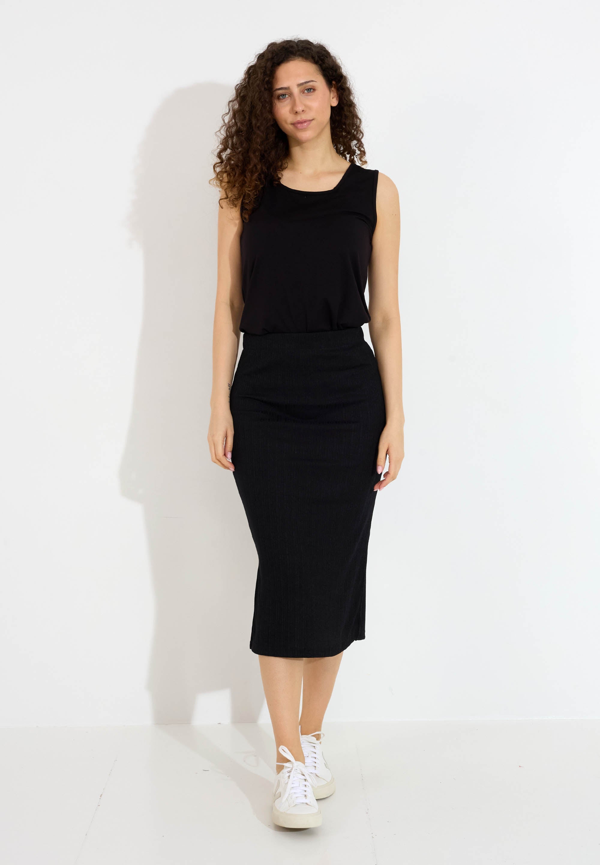00R582-black_fokus_T24575-black-48742_a4d146e8-602d-40f8-a455-e4061eb50c4f.jpg