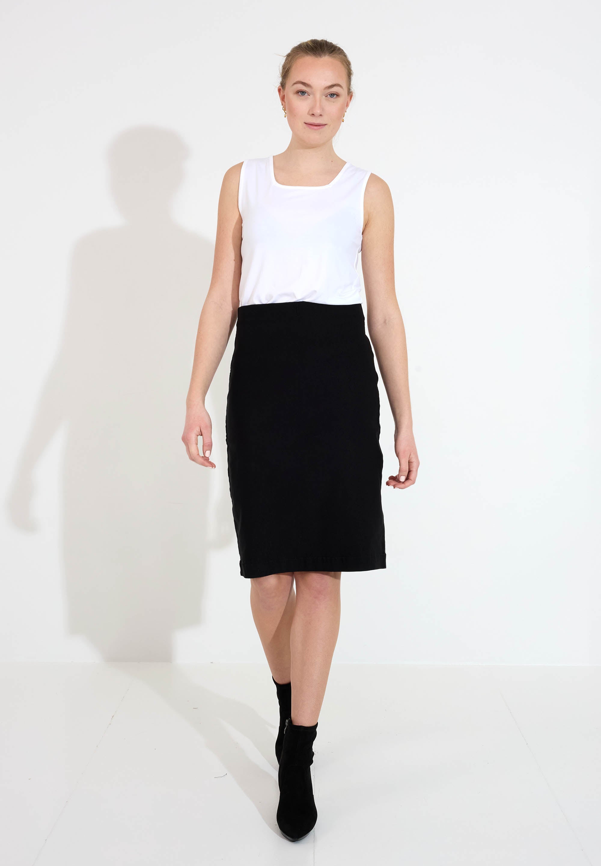 00R582-white_fokus_00R100-black-47603_0f414780-a8a3-4fbd-8588-9820b8b0d2f5.jpg