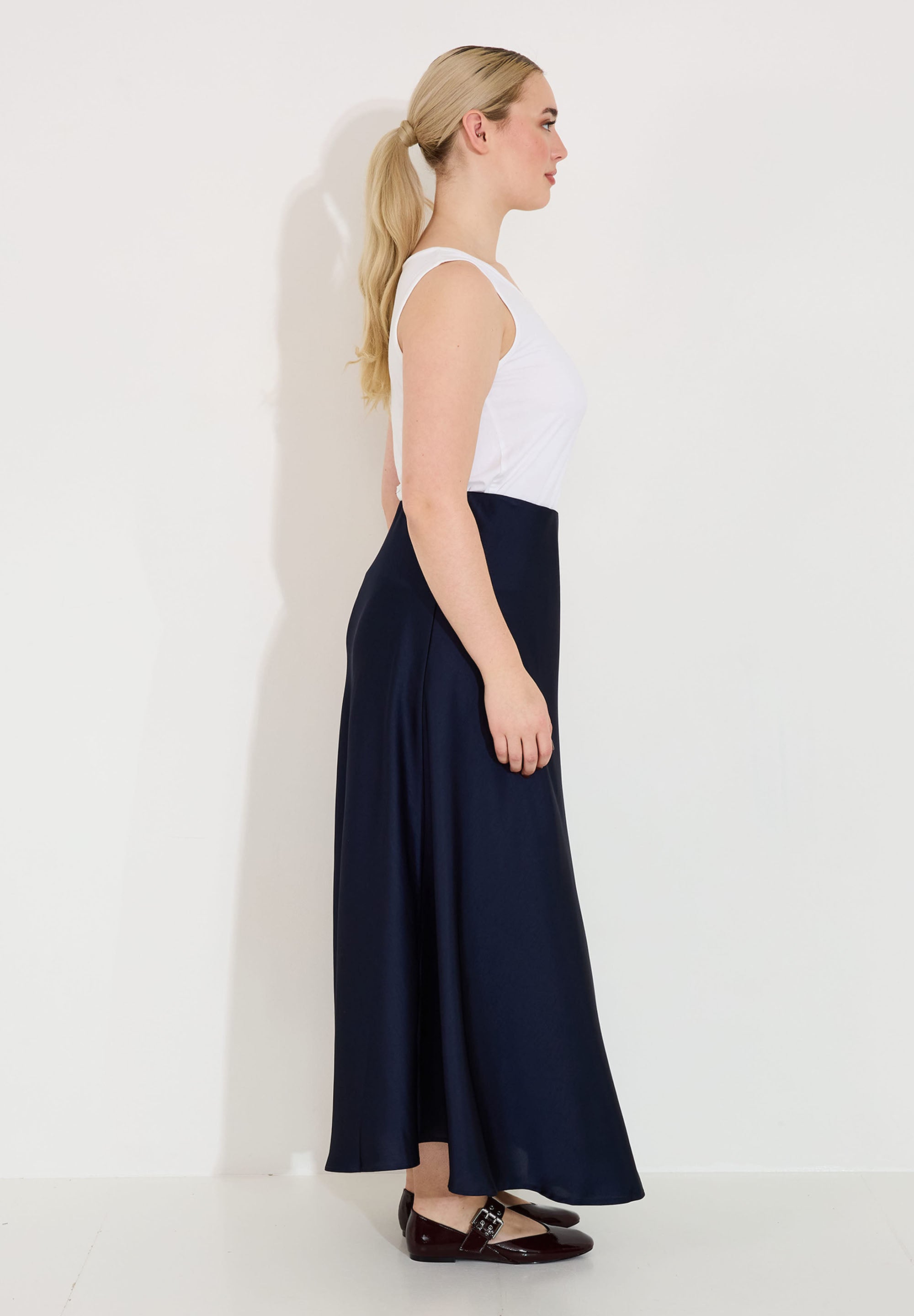 EE1001navy_2.jpg