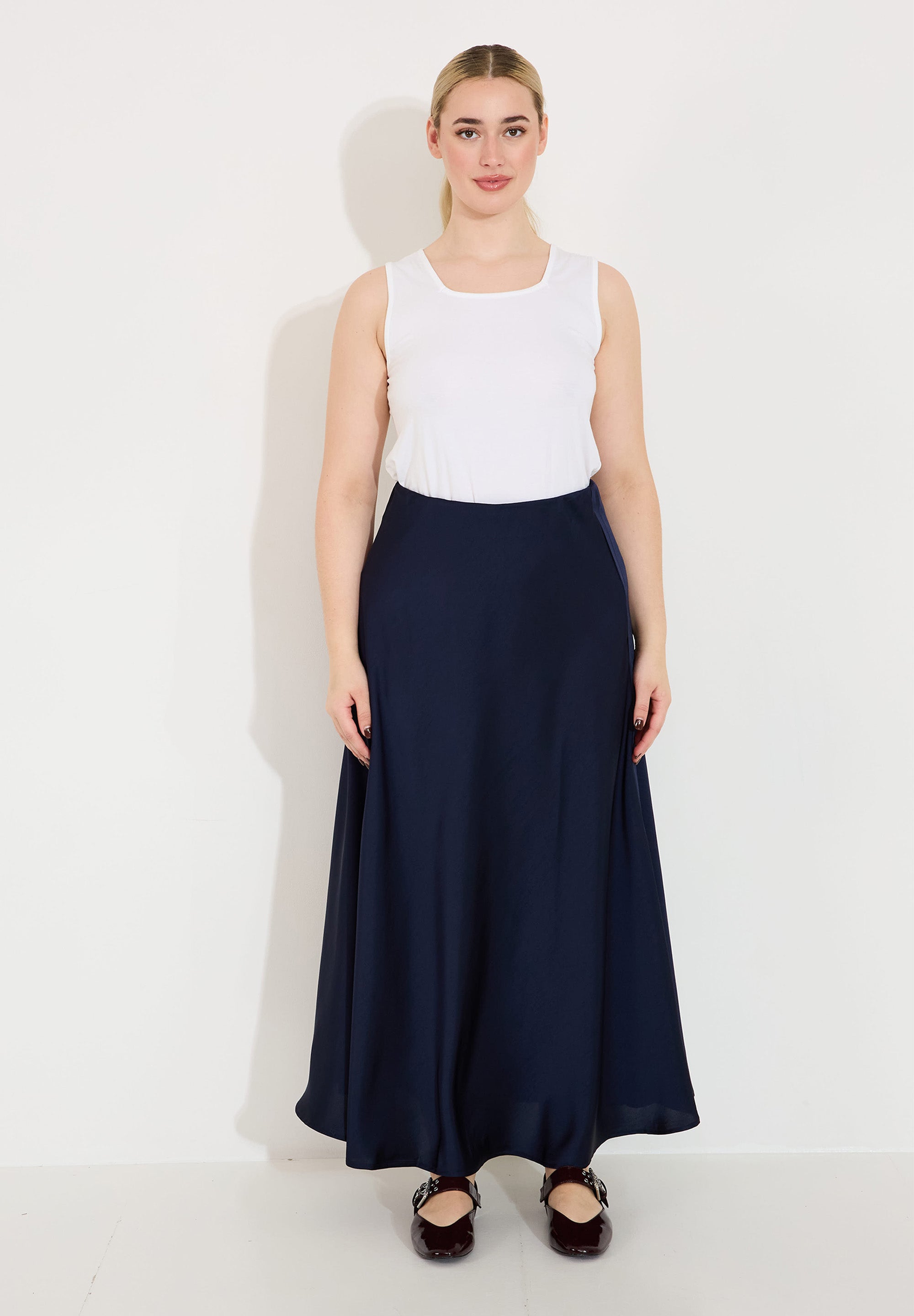 EE1001navy_50774.jpg