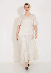 Satinblus v-ringning – Beige