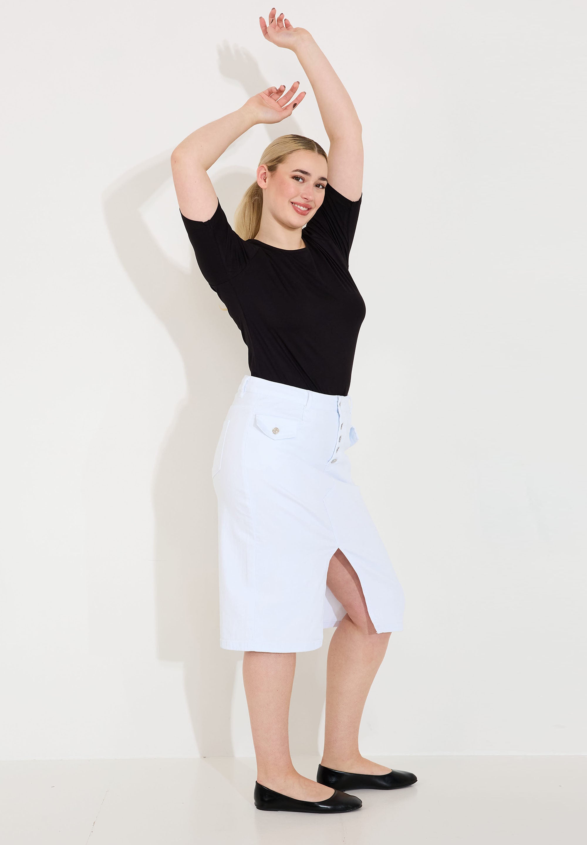 EE1204white_2.jpg