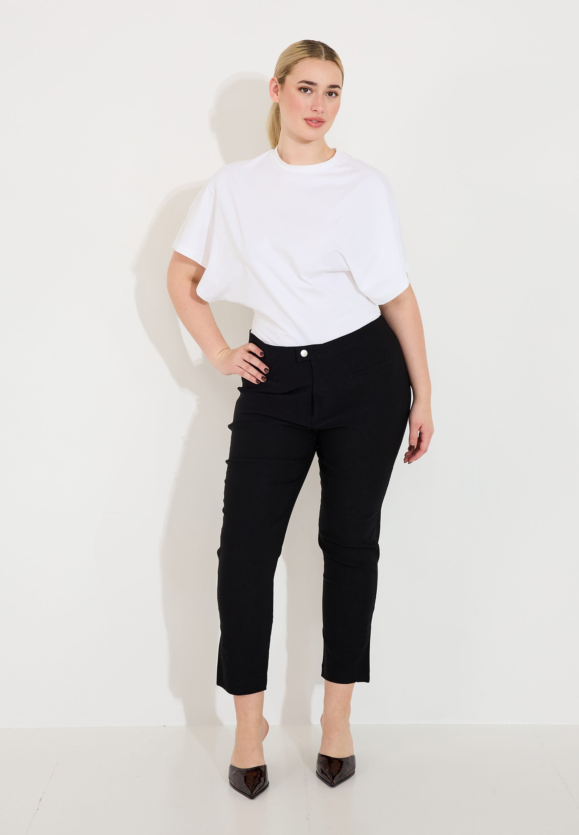 EE25207black_51678.jpg
