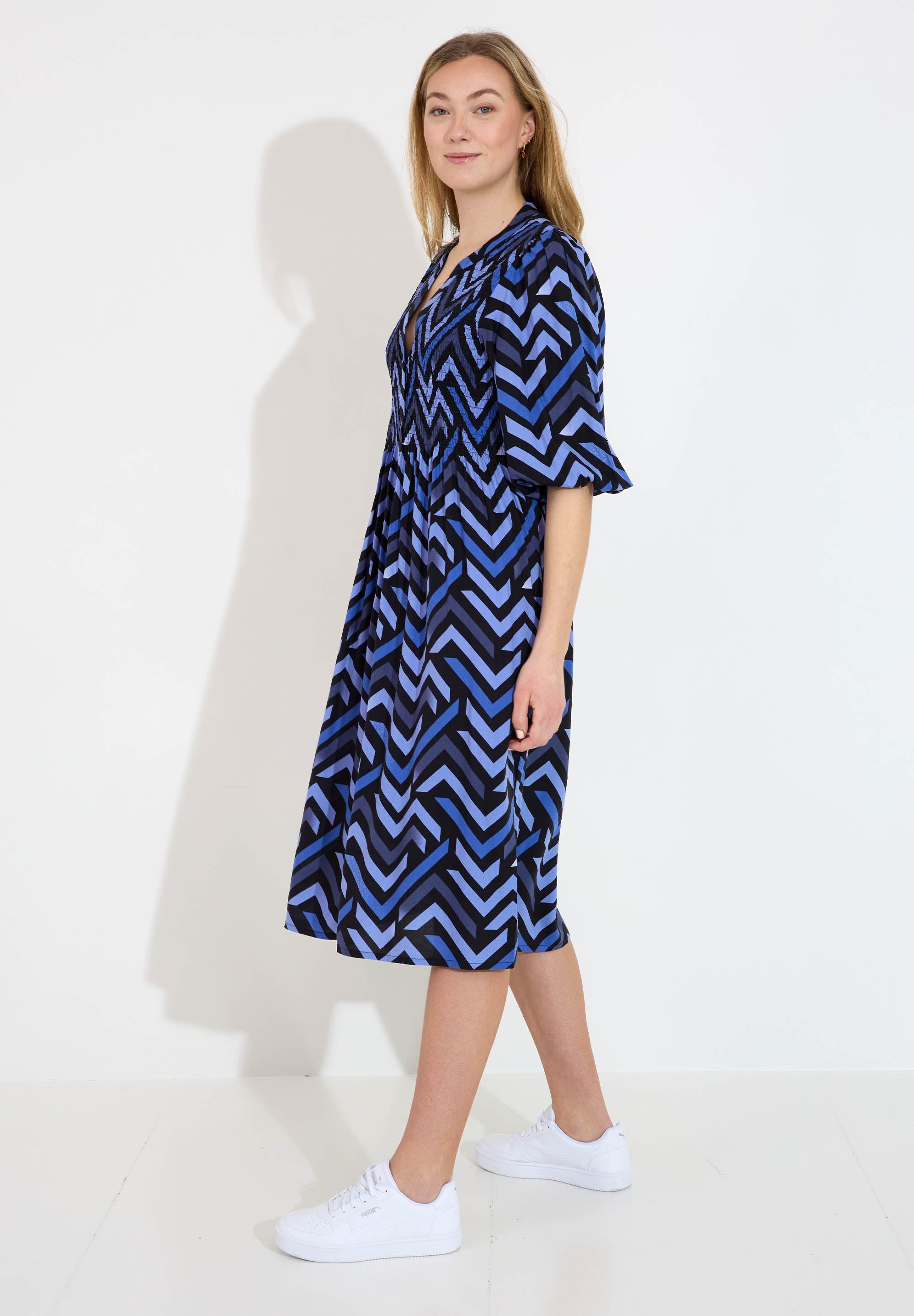 T24571-navyblue-43107_d7722d5a-cc41-4e59-9bee-1c8db17e3e53.jpg