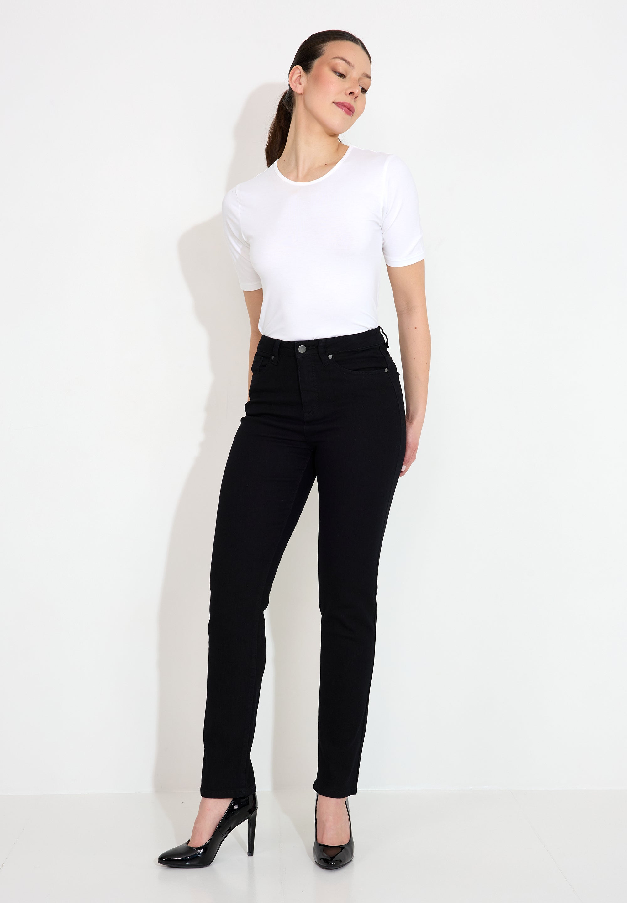 Vera Jeans - Svart | Mingel