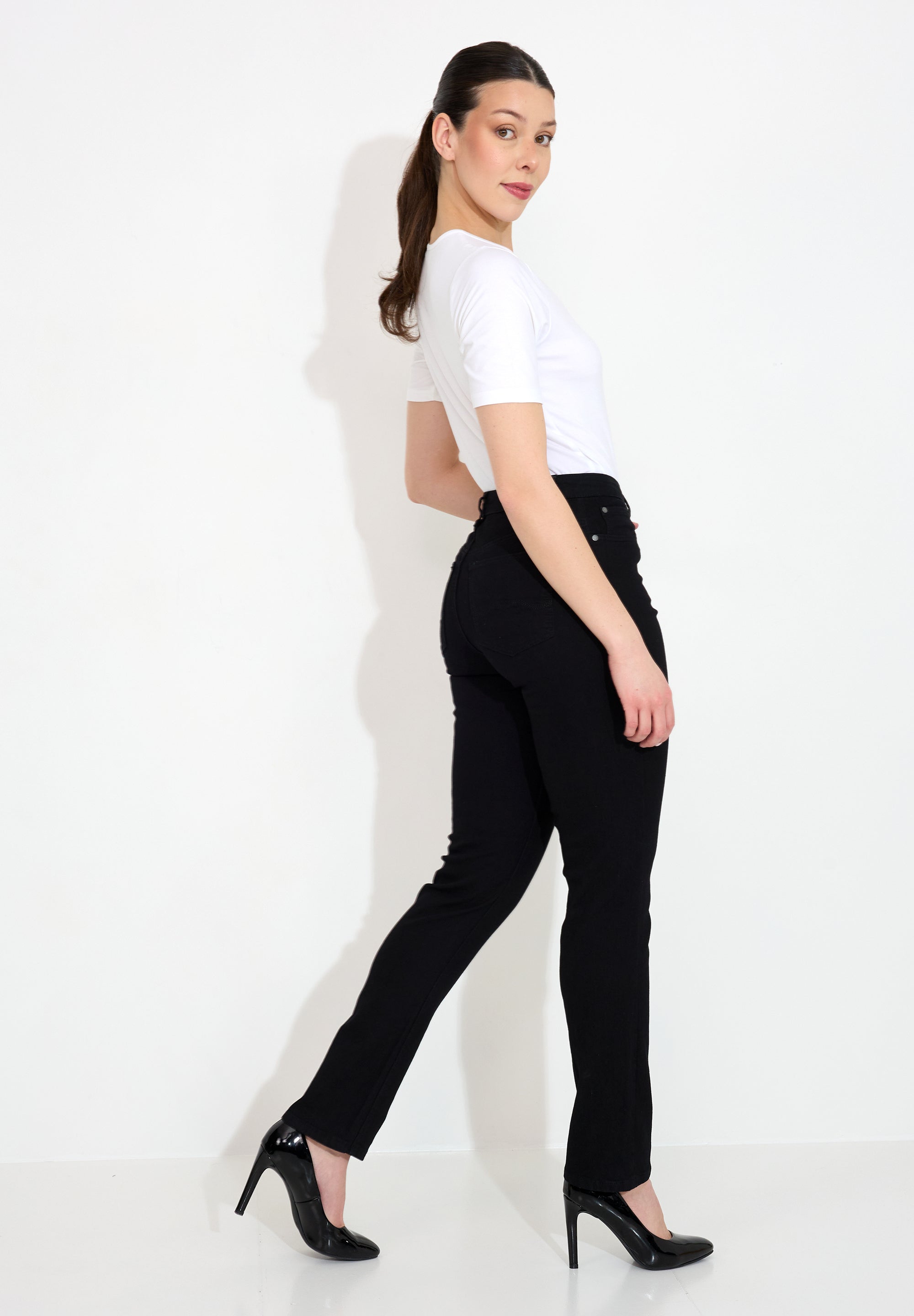 Vera Jeans - Svart | Mingel