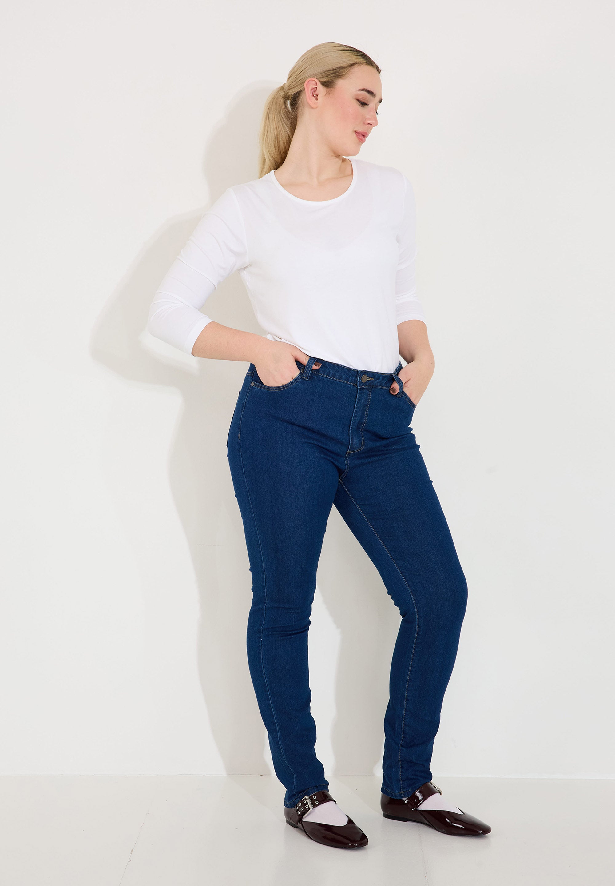 ella-indigo_4_7846a16f-66a2-4e2d-b6a1-2834c90a9aca.jpg