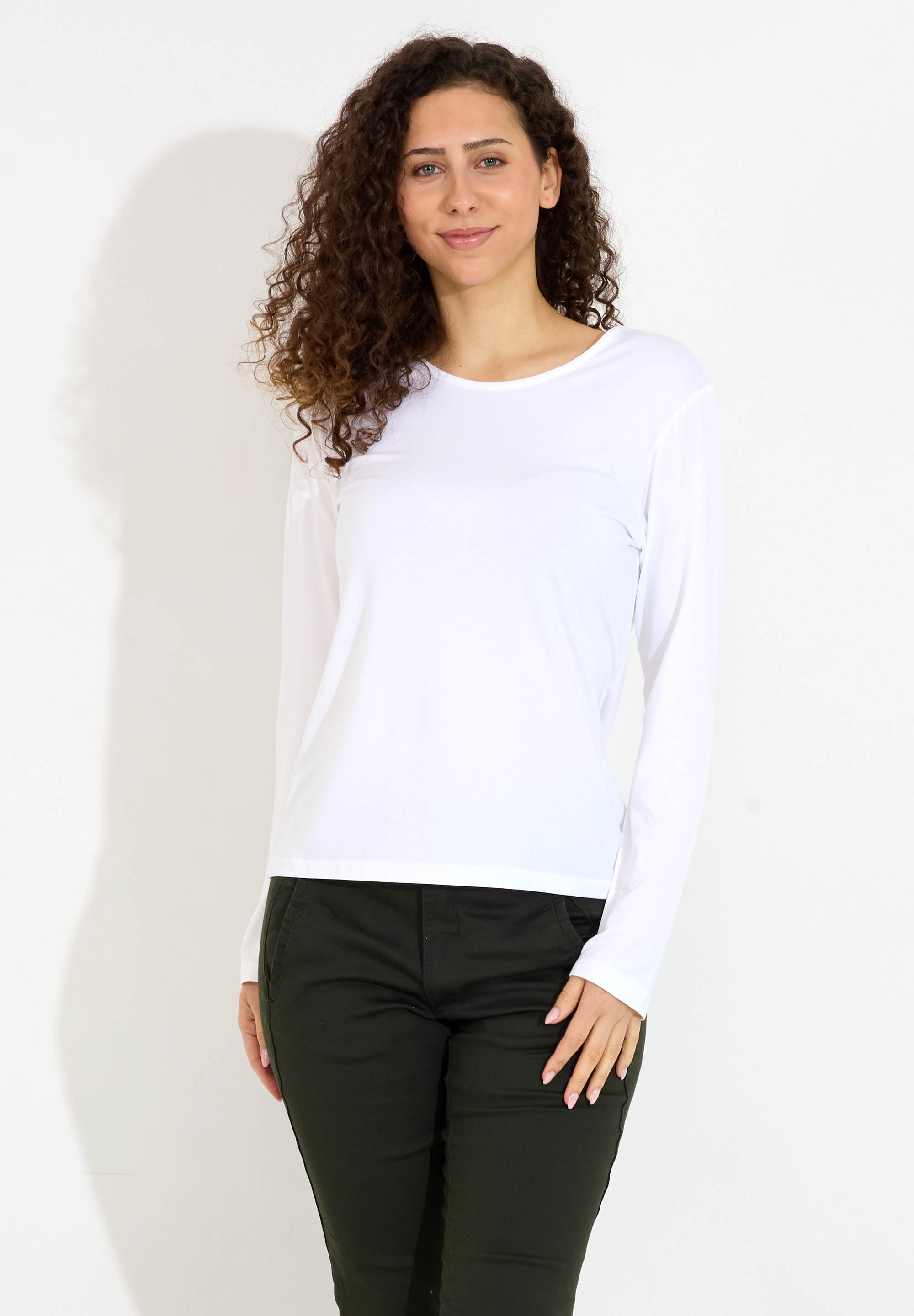 fokus_00R583-white_T22502-dkgreen47522_5db18f1d-e3d6-4bf4-90bc-d75f9a0402da.jpg