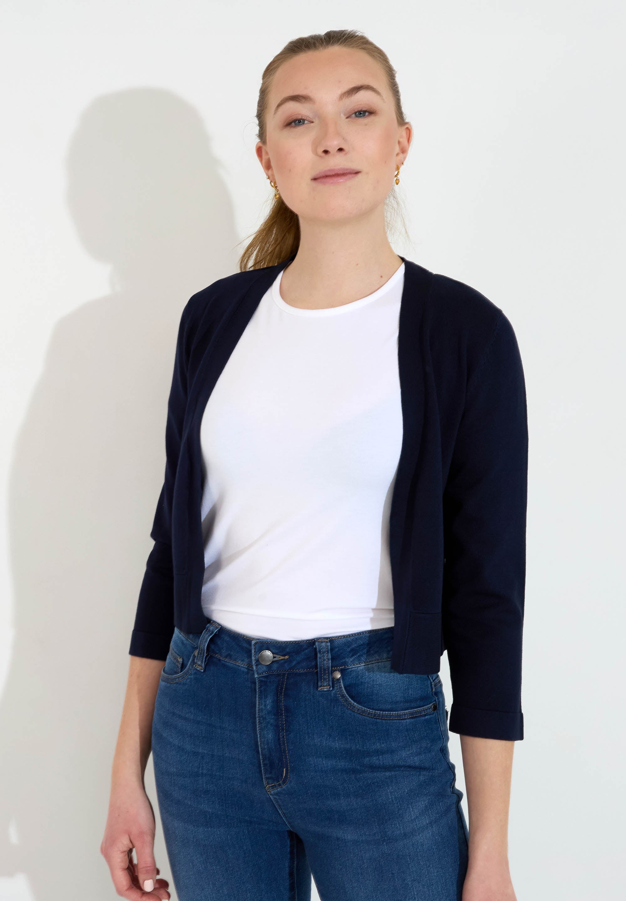 fokus_EE103113-navy_00R580-white_MHEIDI-denimwashed-48080_5ef6d050-cc3b-4b03-a53b-d078501b12d9.jpg