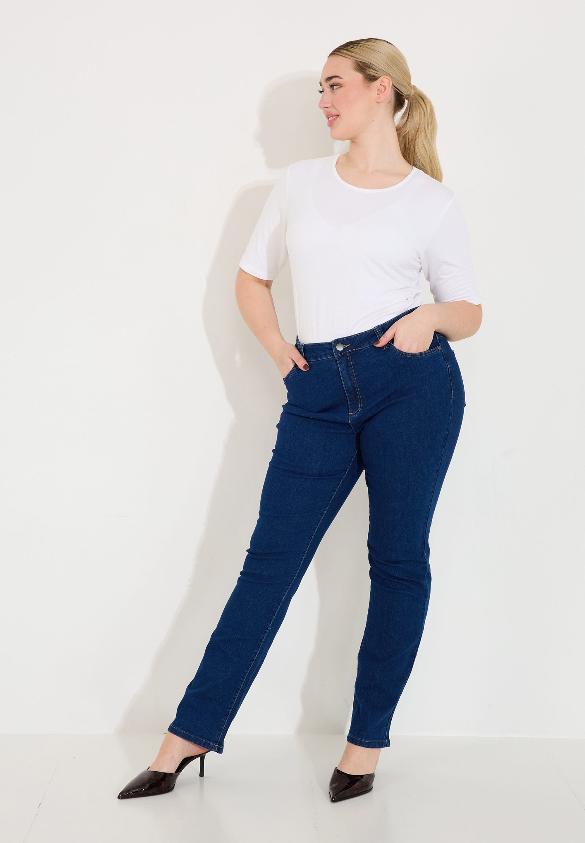 heidi-indigo_4_c7e7cb32-8463-4f1c-ad30-e769206b8ba7.jpg