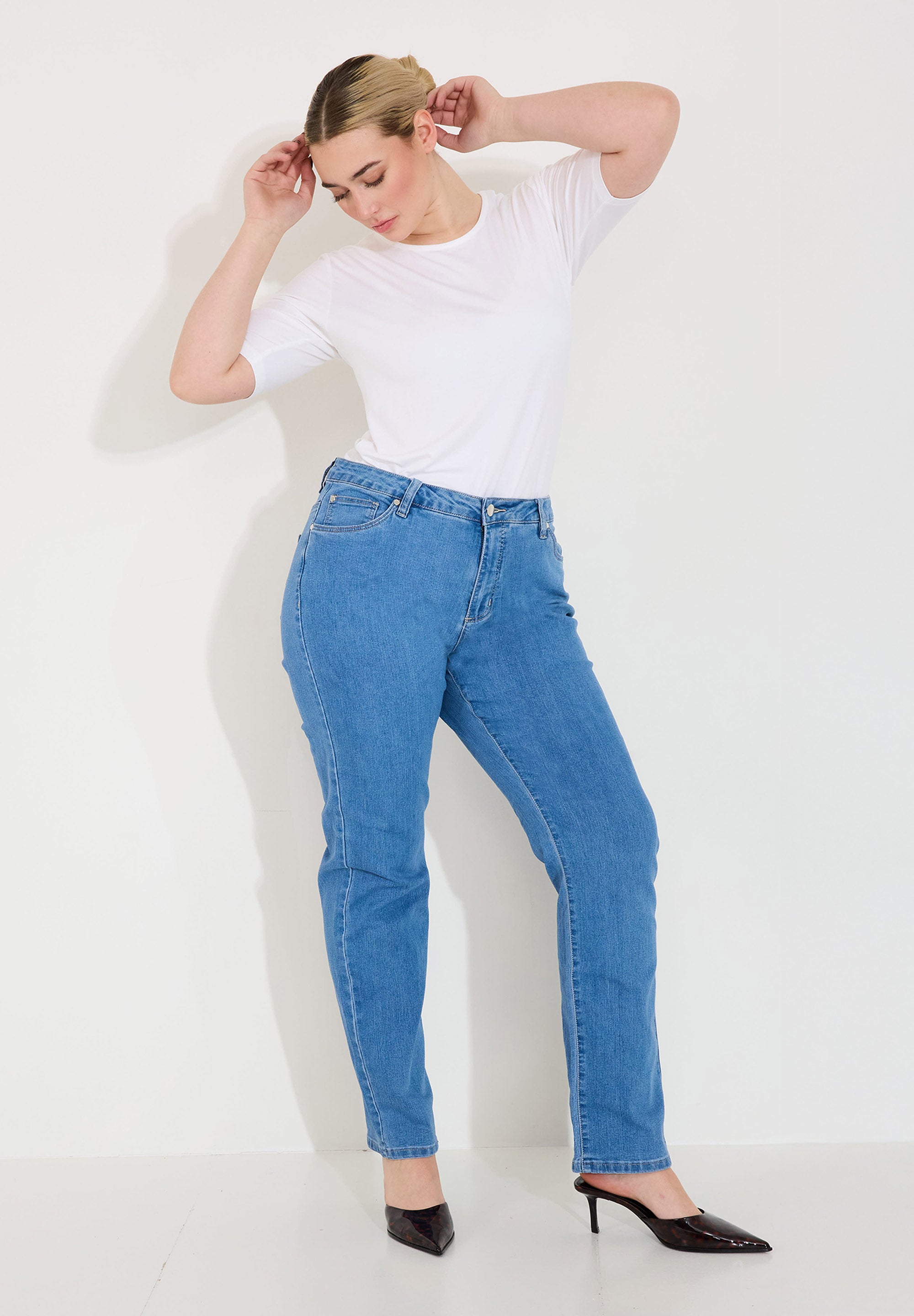 vera-lightblue_4.jpg